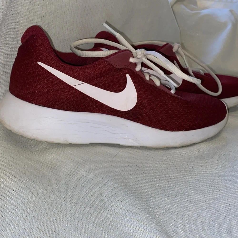 Women’s Nike Shoes. Size 9.5